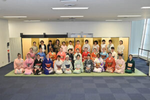 厚木航空基地夫人会