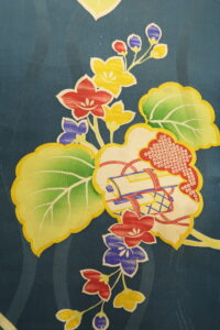 桐に宝巻　　綸子　　長着