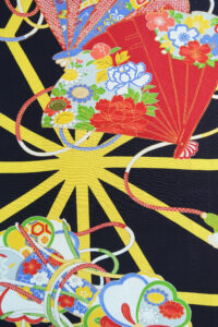 檜扇と鼓　　縮緬　　長着