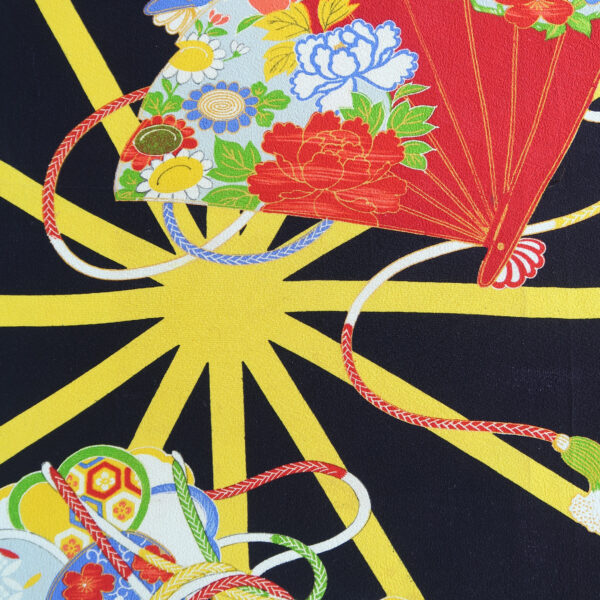 檜扇と鼓　　縮緬　　長着